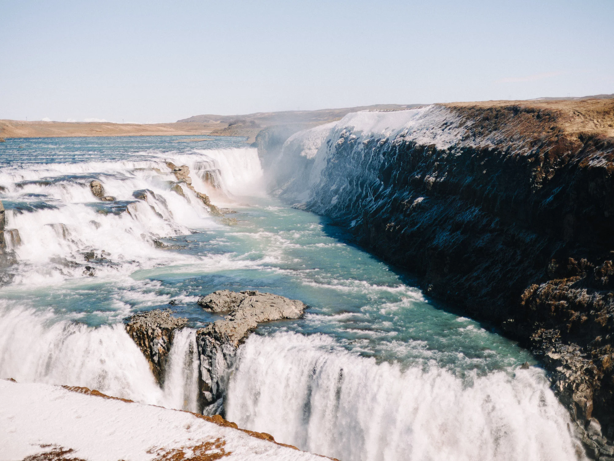 Chutes de Gullfoss entourées de neige, Islande